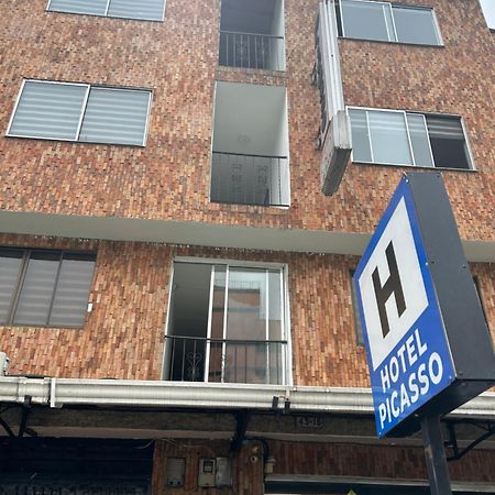 Hotel Picasso 70 메딜린 외부 사진