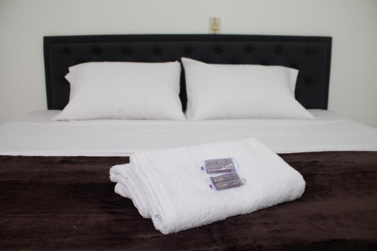 Hotel Picasso 70 메딜린 외부 사진