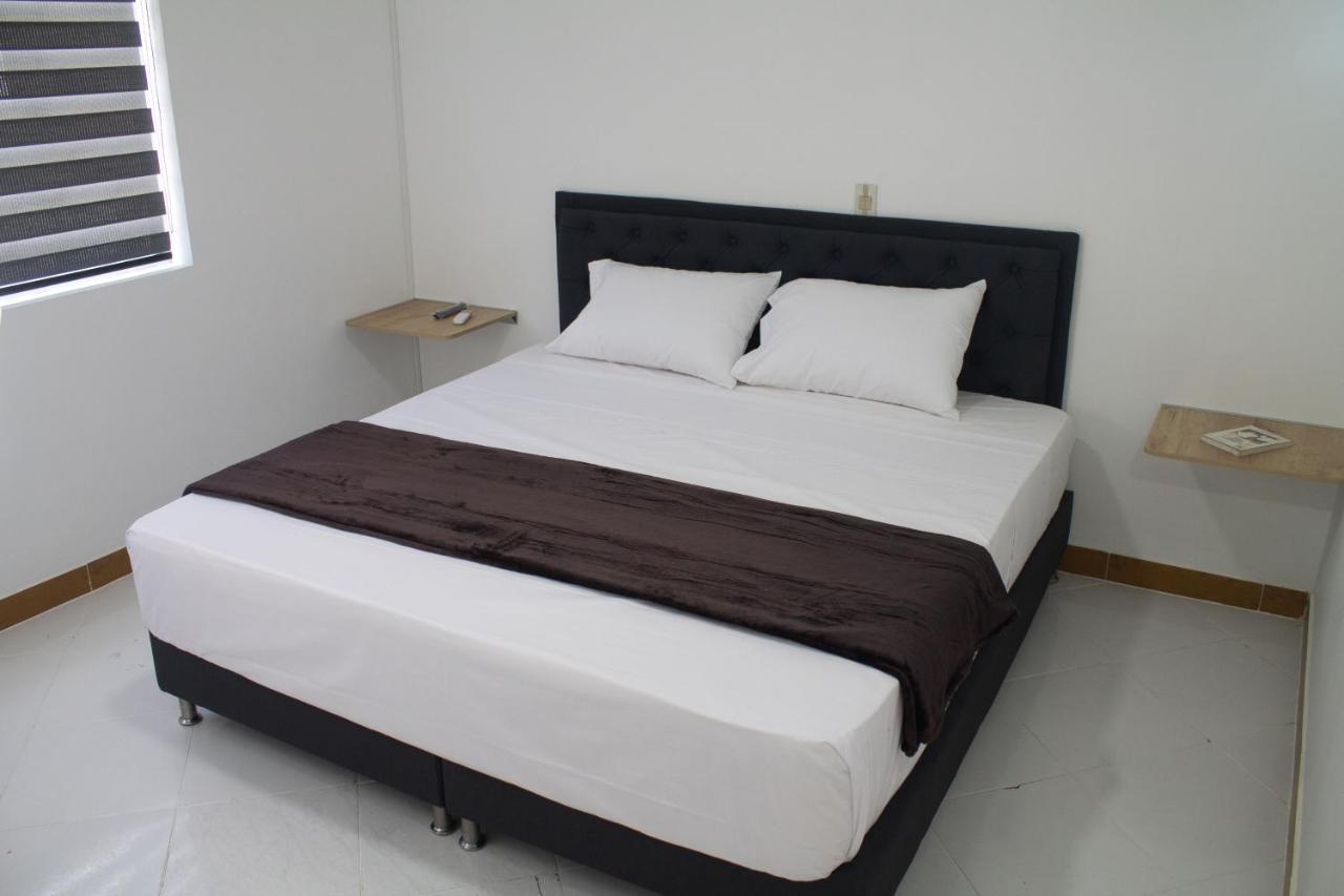 Hotel Picasso 70 메딜린 외부 사진