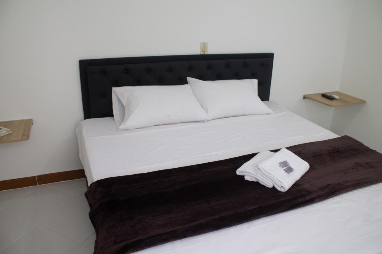 Hotel Picasso 70 메딜린 외부 사진