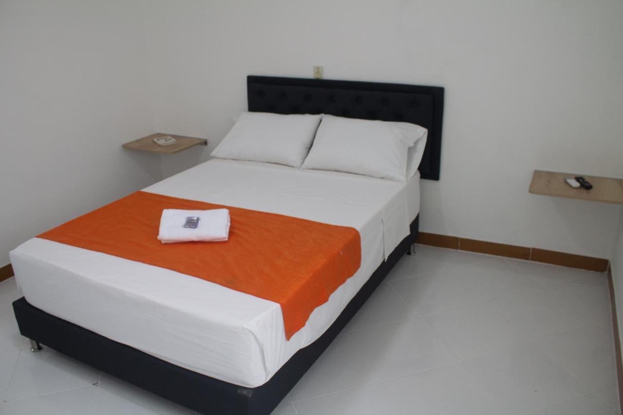 Hotel Picasso 70 메딜린 외부 사진