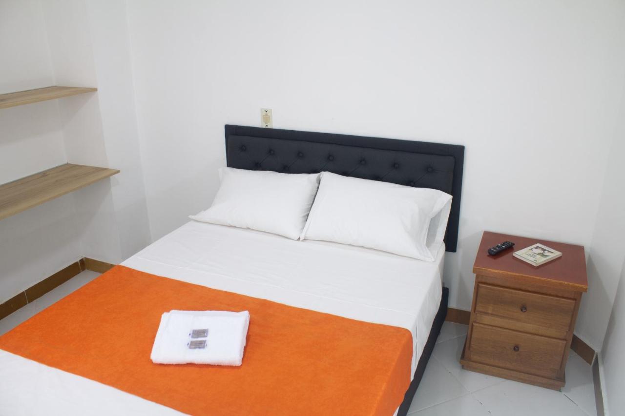 Hotel Picasso 70 메딜린 외부 사진