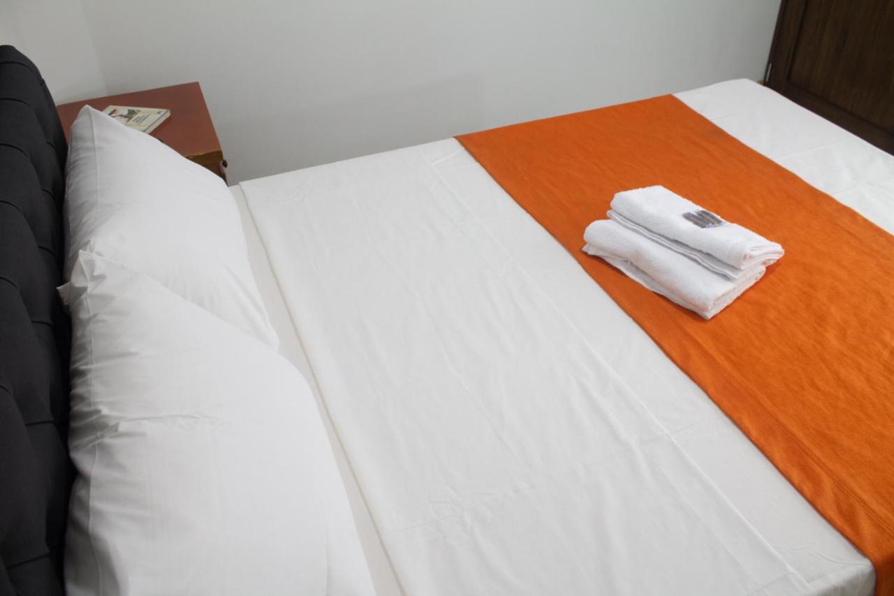 Hotel Picasso 70 메딜린 외부 사진