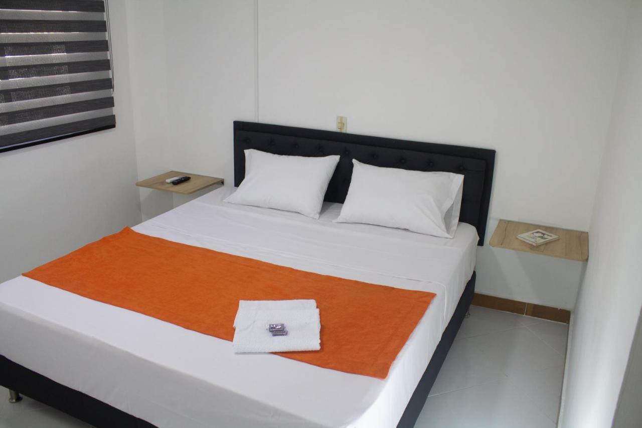 Hotel Picasso 70 메딜린 외부 사진