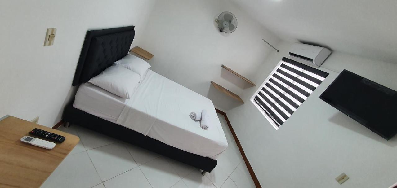 Hotel Picasso 70 메딜린 외부 사진