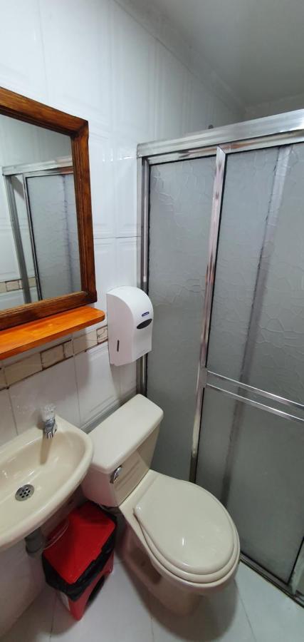 Hotel Picasso 70 메딜린 외부 사진