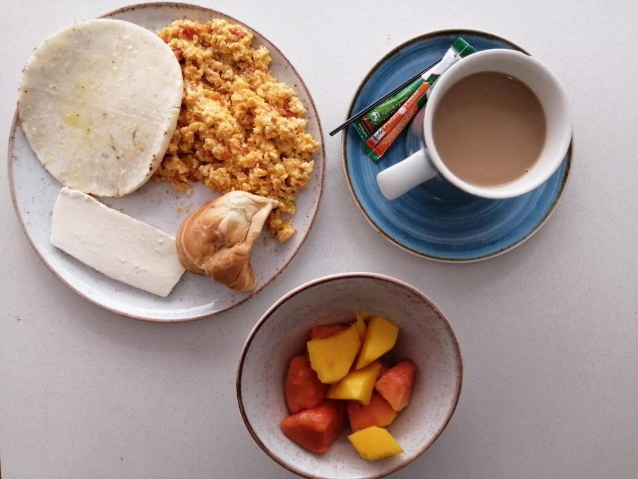 Hotel Picasso 70 메딜린 외부 사진