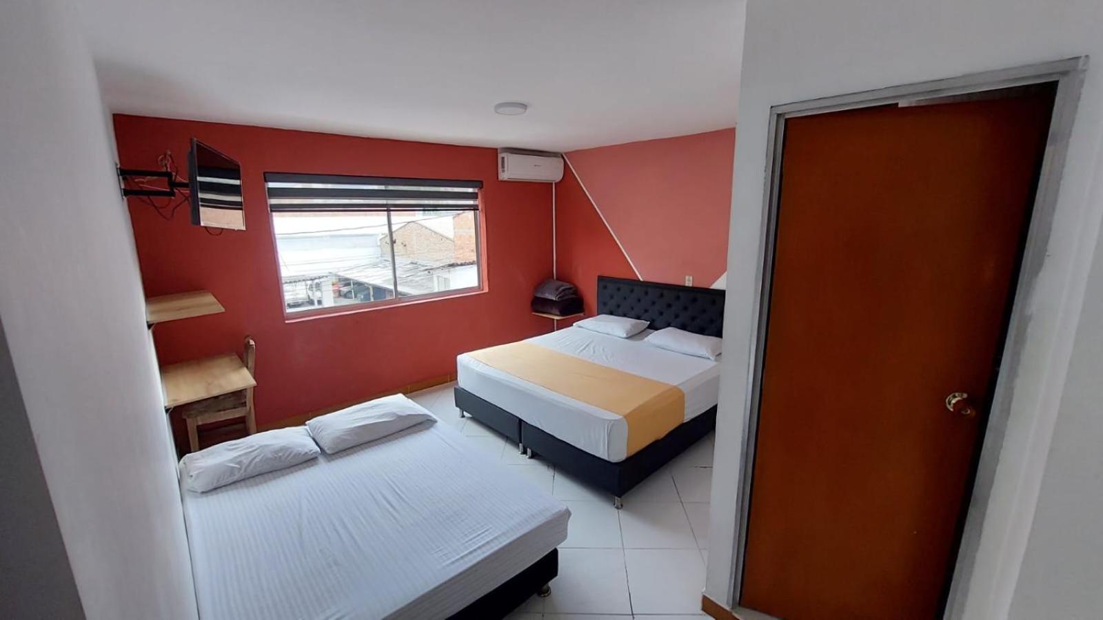 Hotel Picasso 70 메딜린 외부 사진